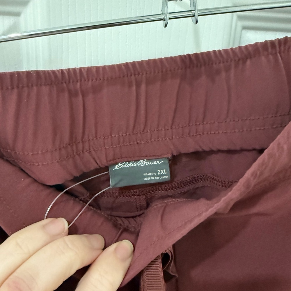 Eddie Bauer Burgundy Relaxed Pants in 2x - Picture 2 of 4